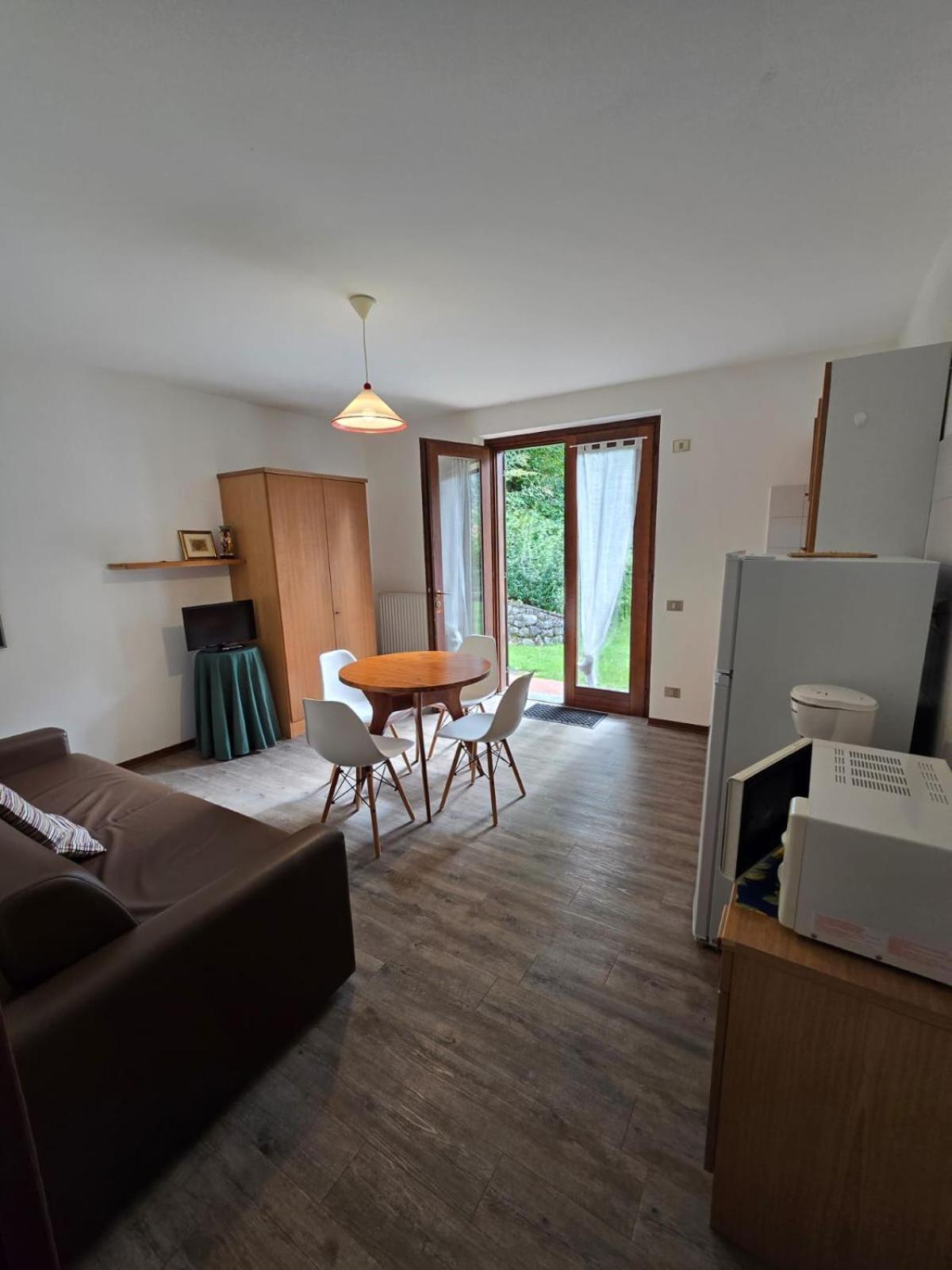 Ferienwohnung Casa Ornella LEDRO Exterior foto